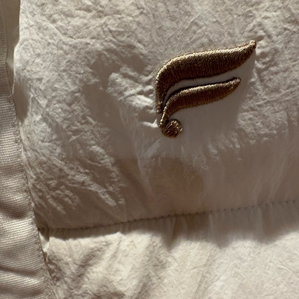 Fabletics White Puffer Vest - Picture 3 of 4